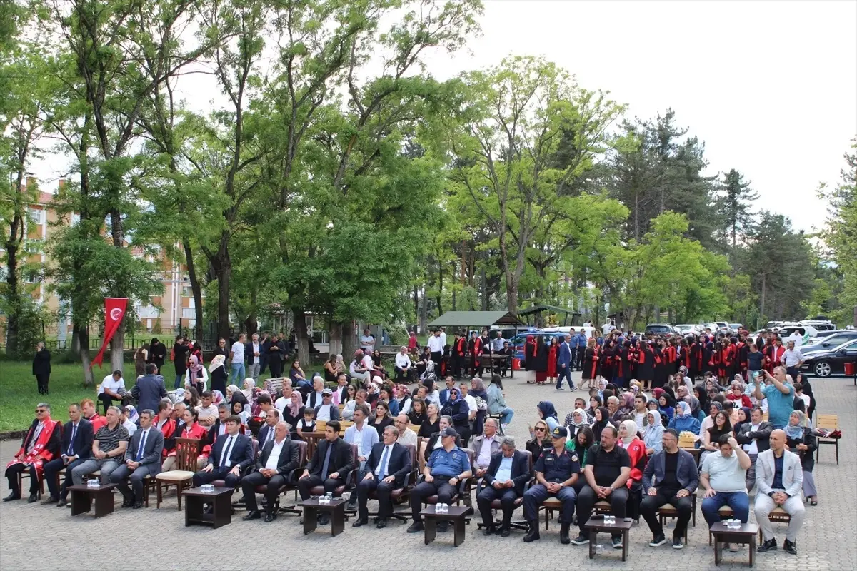 Kastamonu Üniversitesi'nde Mezuniyet Töreni Gerçekleşti