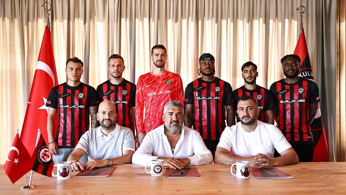 Arca Çorum FK, 6 Futbolcuyla Sözleşme İmzaladı