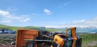 Ardahan'da Tuzlama Aracı Devrildi: Sürücü Yaralandı