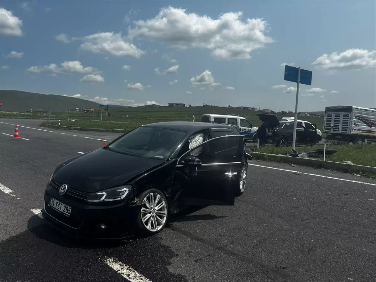 Ardahan'da Otomobil Kazası: 4 Yaralı