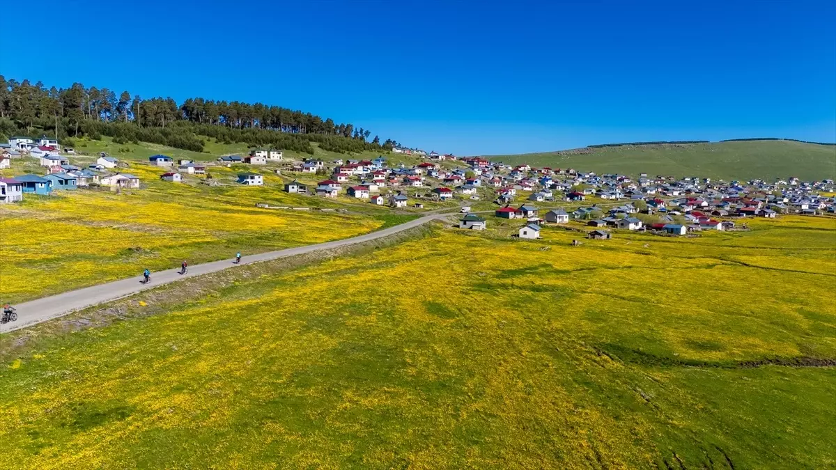 Bisiklet Tutkunları Göle Ovası'nda Doğa Turu Düzenledi