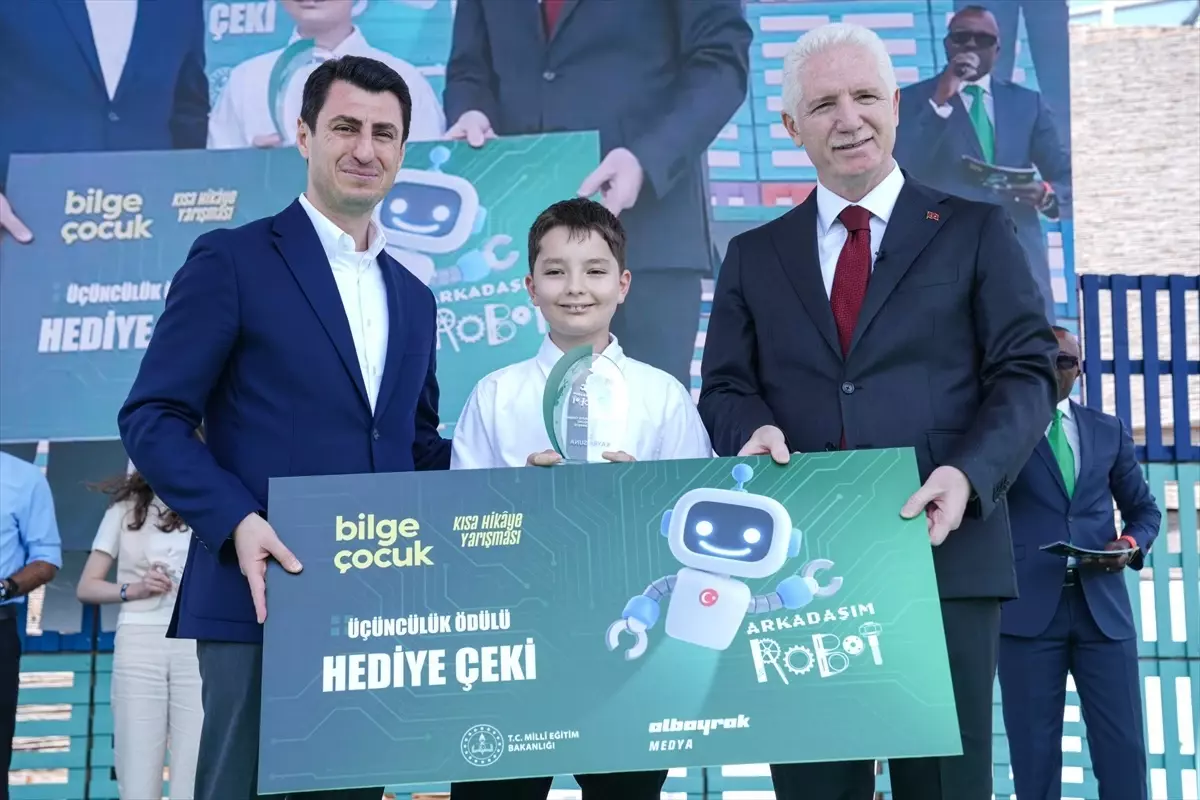 'Arkadaşım Robot' kısa hikaye yarışmasının ödül töreni İstanbul'da düzenlendi