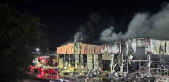 Arnavutköy'de Lojistik Deposunda Yangın