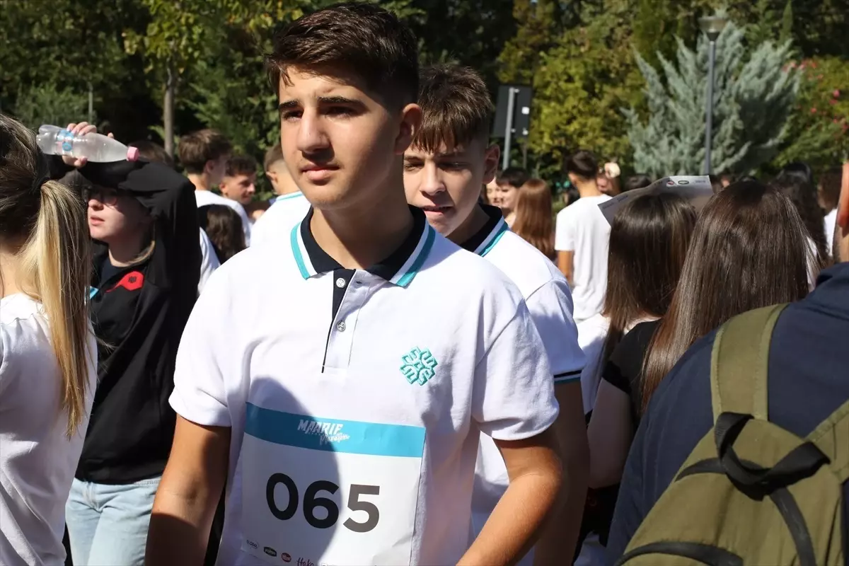 Arnavutluk'ta Türkiye Maarif Vakfı'nın 'Okula Dönüş' Maratonu Düzenlendi