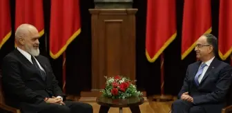 Arnavutluk Cumhurbaşkanı Begaj, Hükümeti Kurma Görevini Edi Rama'ya Verdi