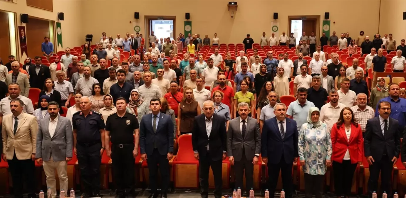 Artvin'de '15 Temmuz Demokrasi ve Milli Birlik Günü' konferansı düzenlendi
