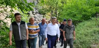 Artvin'de 5 Bin Kırmızı Benekli Alabalık Yavrusu Dereye Salındı
