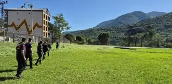 Artvin'de Sel ve Heyelan: Turistler Helikopterle Tahliye Edildi
