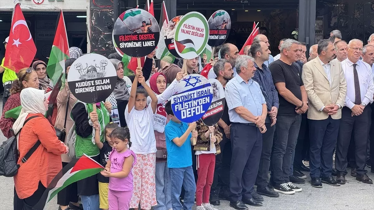 Artvin'de Filistin'e Destek İçin Basın Açıklaması Yapıldı