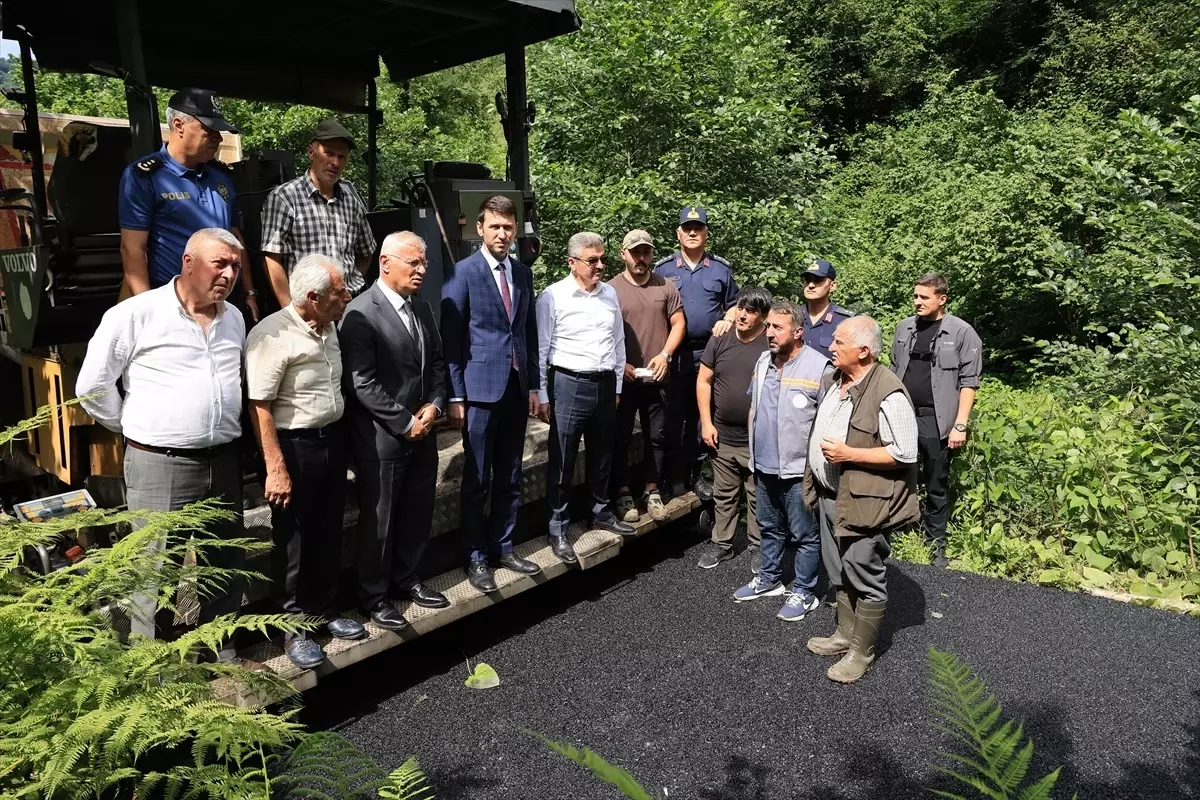 Artvin Valisi Ergün, Derecik Köyünde Altyapı Çalışmalarını İnceledi
