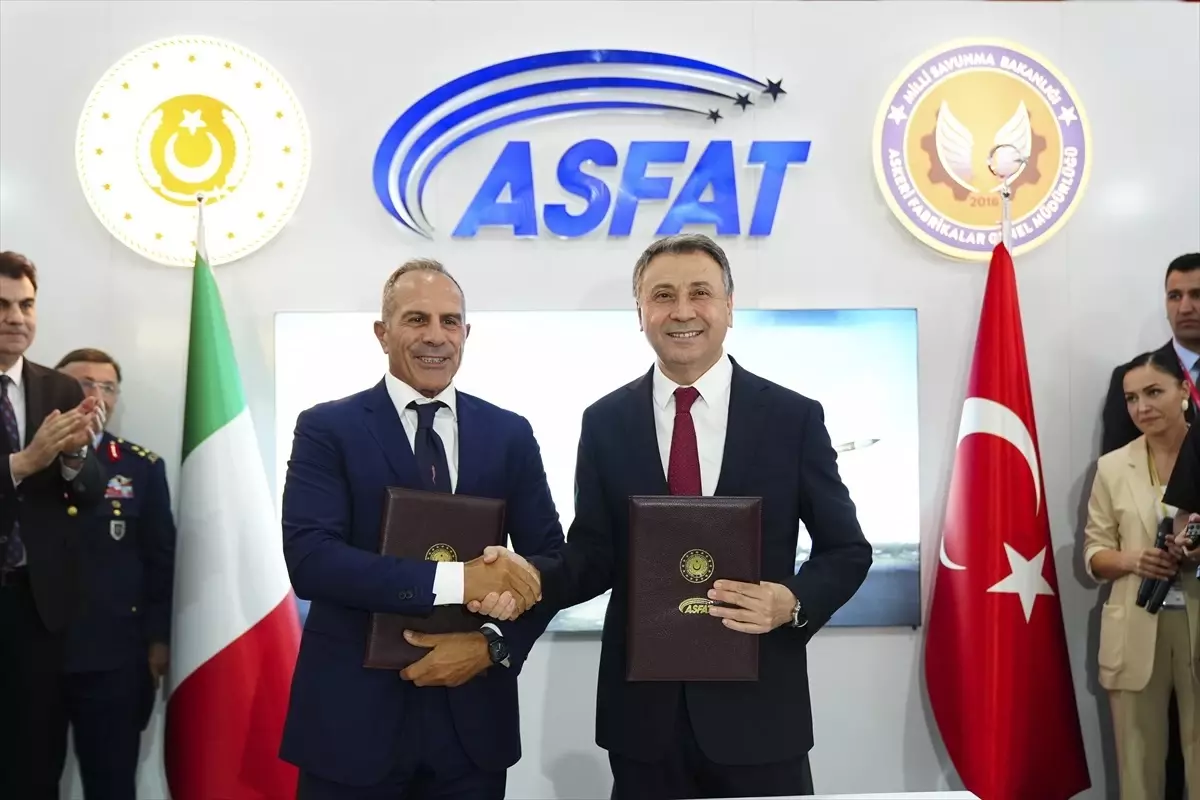 TEKNOFEST'te ASFAT ile İtalya'nın Magnaghi Şirketi Ortak Girişim Sözleşmesi İmzaladı