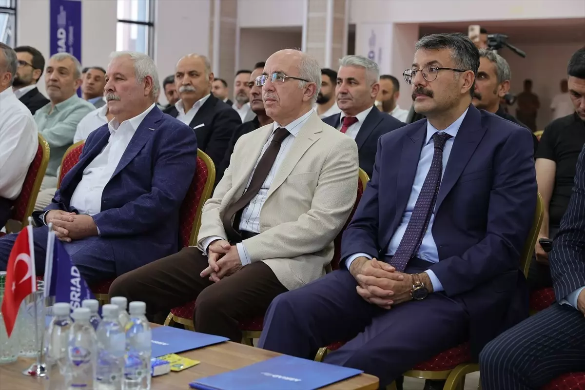 Hakkari'de Yatırım Fırsatları Zirvesi