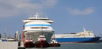 Rus Kruvaziyeri 'Astoria Grande' Samsun Limanı'na Demirledi