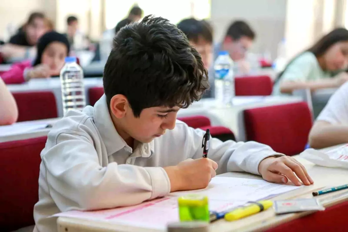 Atatürk Üniversitesi'nde İlk Matematik Olimpiyatları Başarıyla Gerçekleşti
