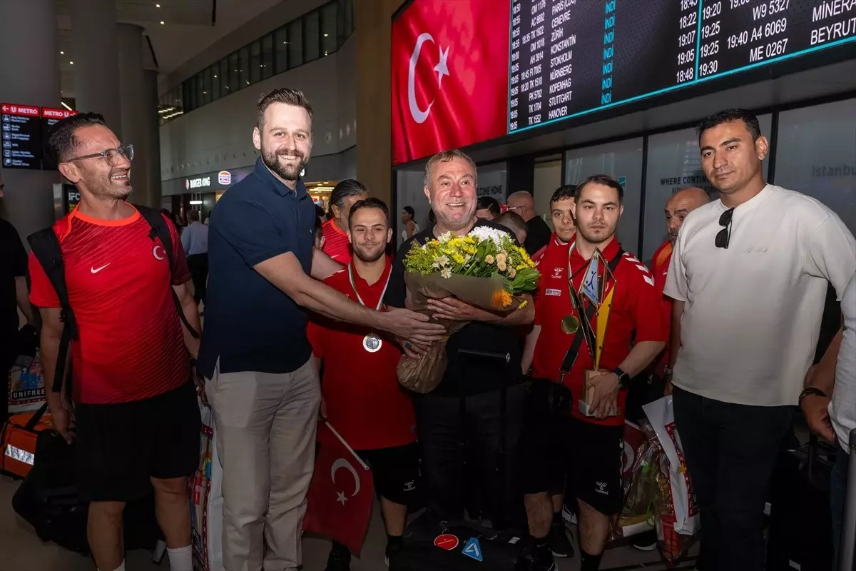 Özel Sporcular Avrupa Şampiyonası'nda İkincilikle Döndü