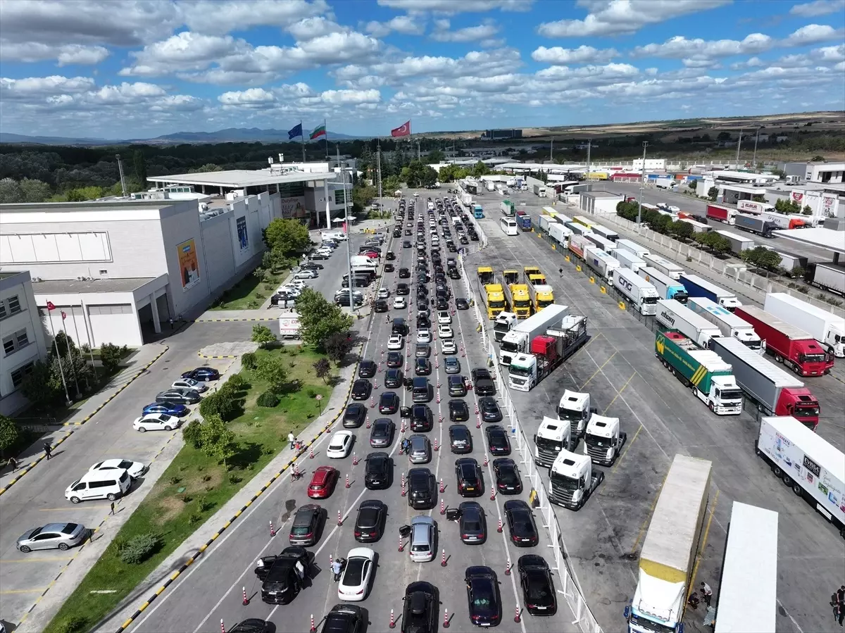 Gurbetçiler Türkiye'ye Dönüş Yolunda Hüzünlü Anlar Yaşıyor