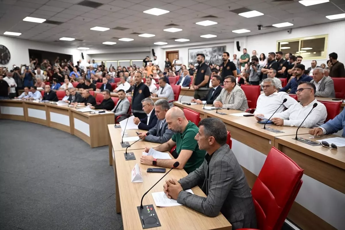 Aydın Büyükşehir Belediyesi Meclis Toplantısı Tartışmalarla Ertelendi