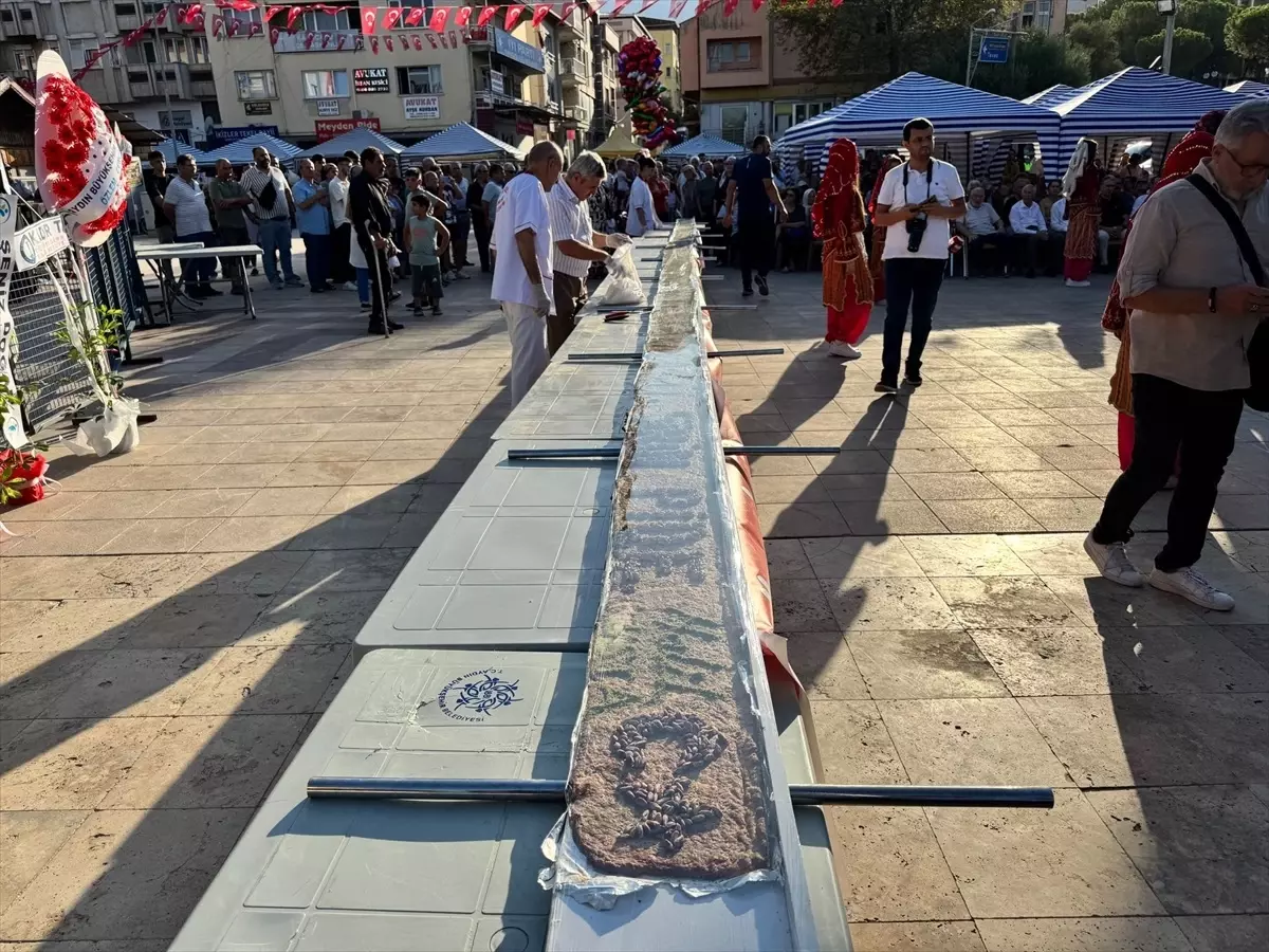 Karacasu'da 36. Afrodisyas Festivali'nde Rekor Uzunlukta Pide Hazırlandı