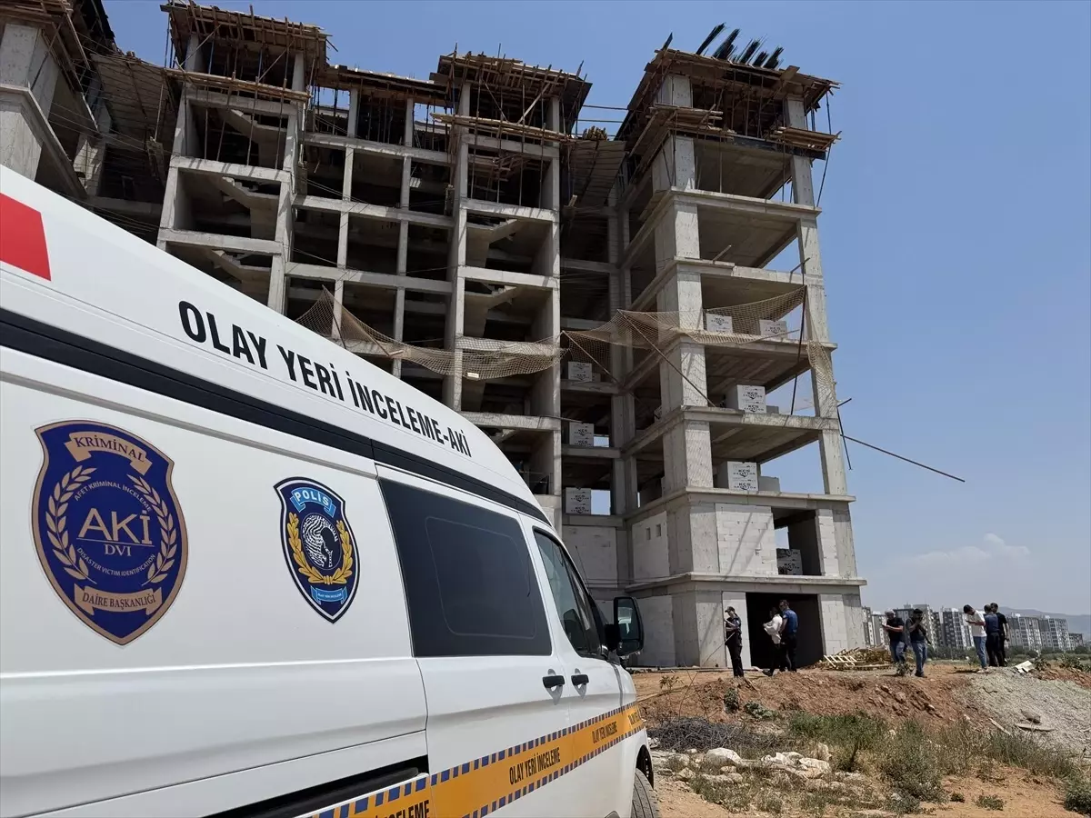 Aydın'da İnşaat İşçisi 8. Kattan Düşerek Ağır Yaralandı