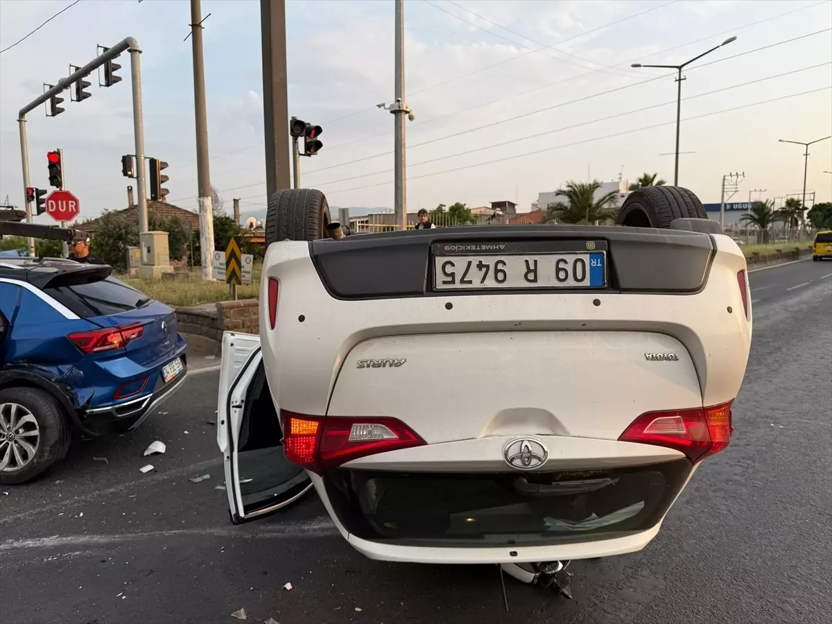 Nazilli'de Otomobil-Cip Çarpıştı: 5 Yaralı