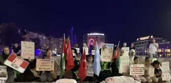Aydın'da Gazze Saldırılarına Tepki: Oturma Eylemi Gerçekleştirildi
