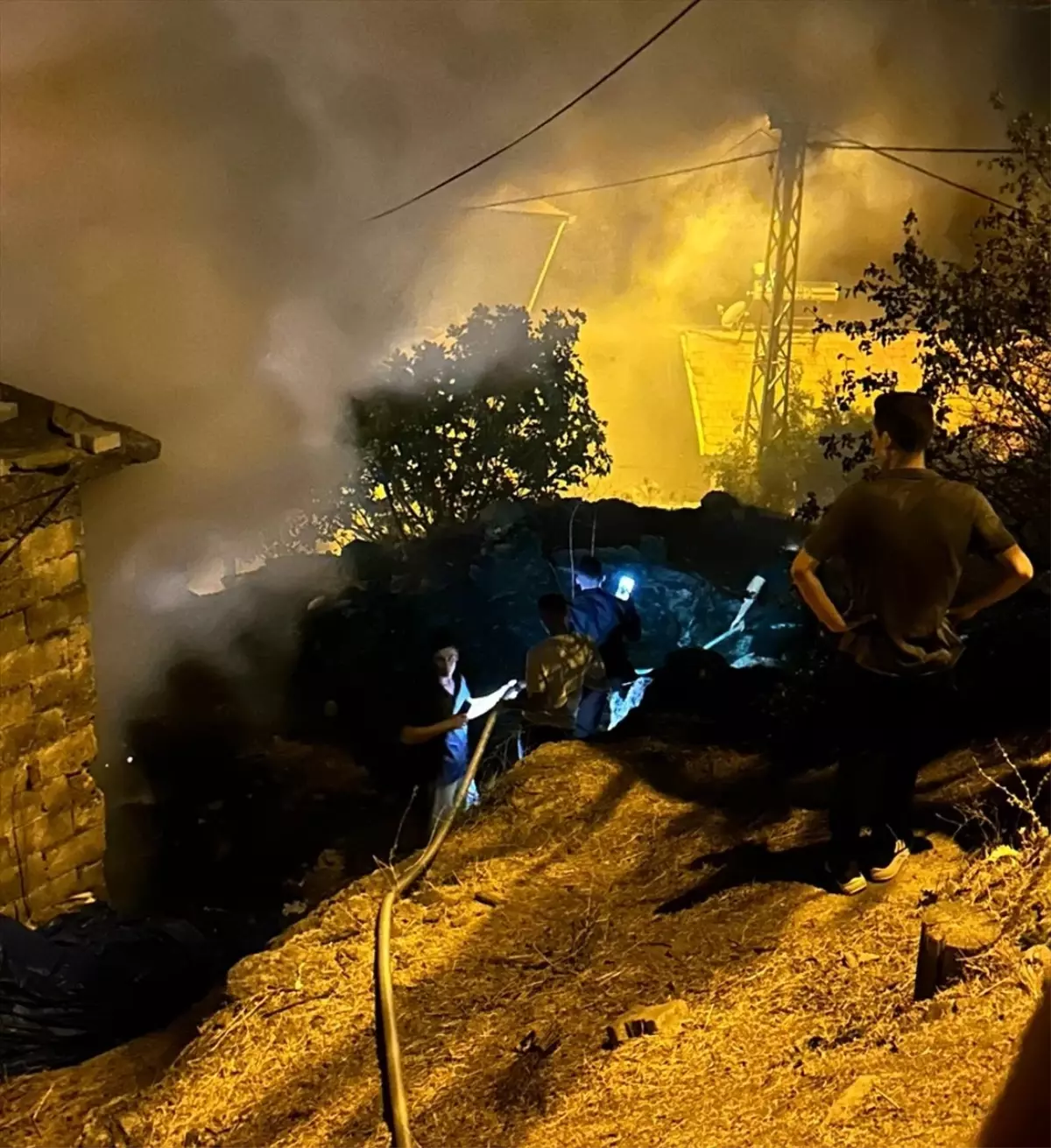 Nazilli'deki Düğün Eğlencesi Yangınla Kesildi