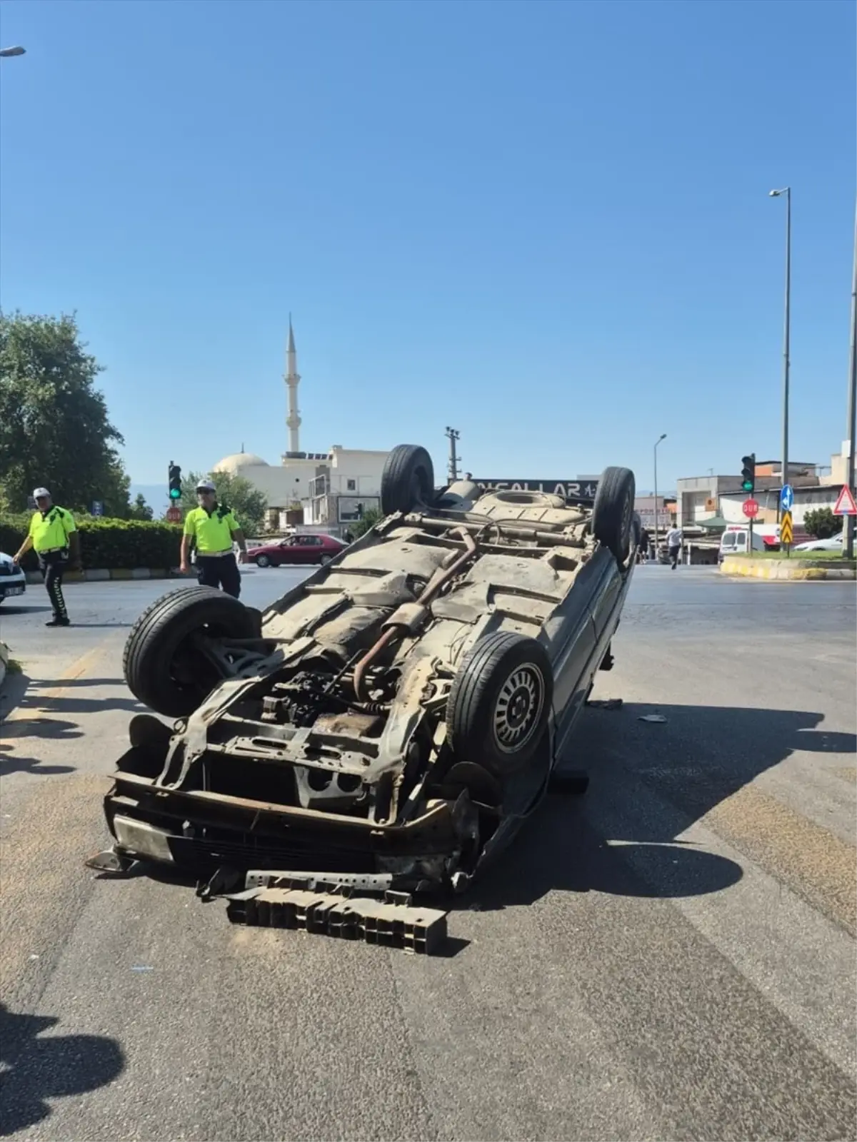 Aydın'da Otomobil Devrildi: 2 Yaralı