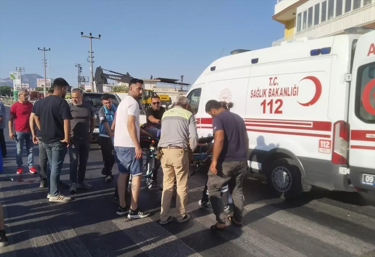 Aydın'da Motosiklet-Pikap Çarpıştı: Yaralılar Var