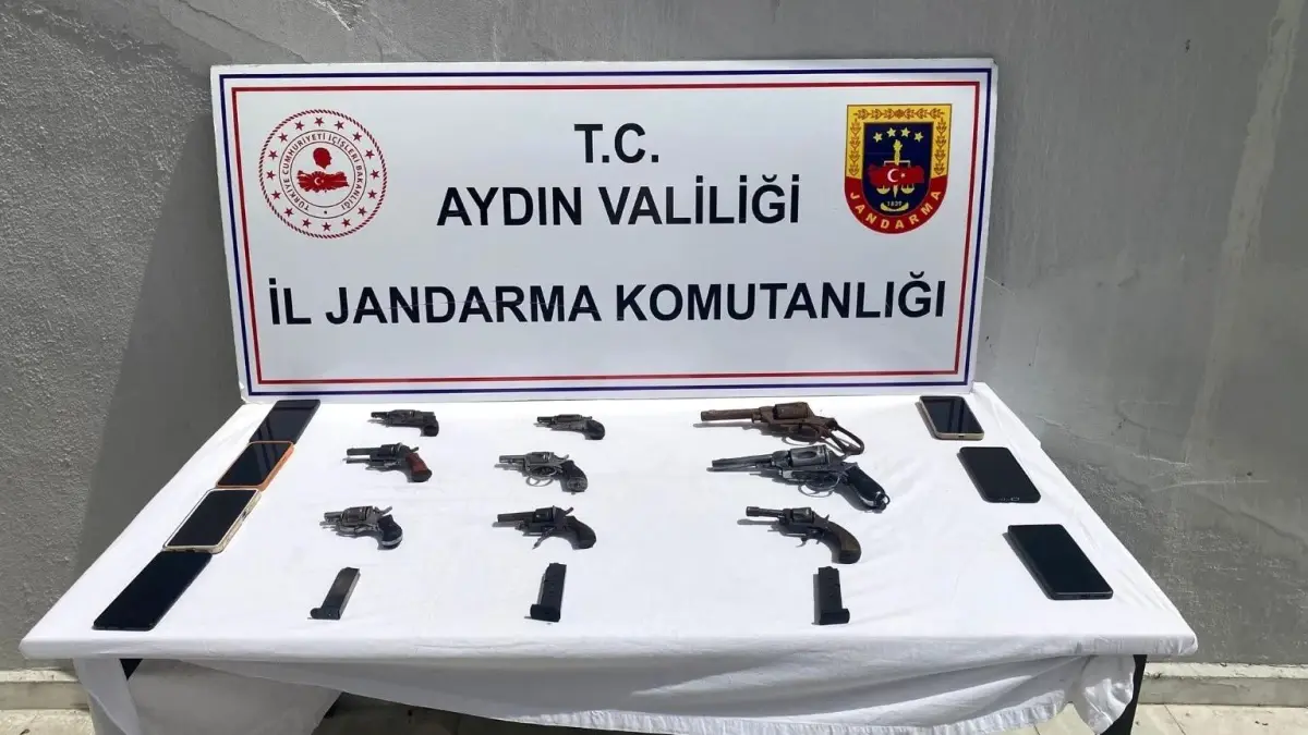 Aydın'da Silah Ticareti Yapan Şahıslar Yakalandı