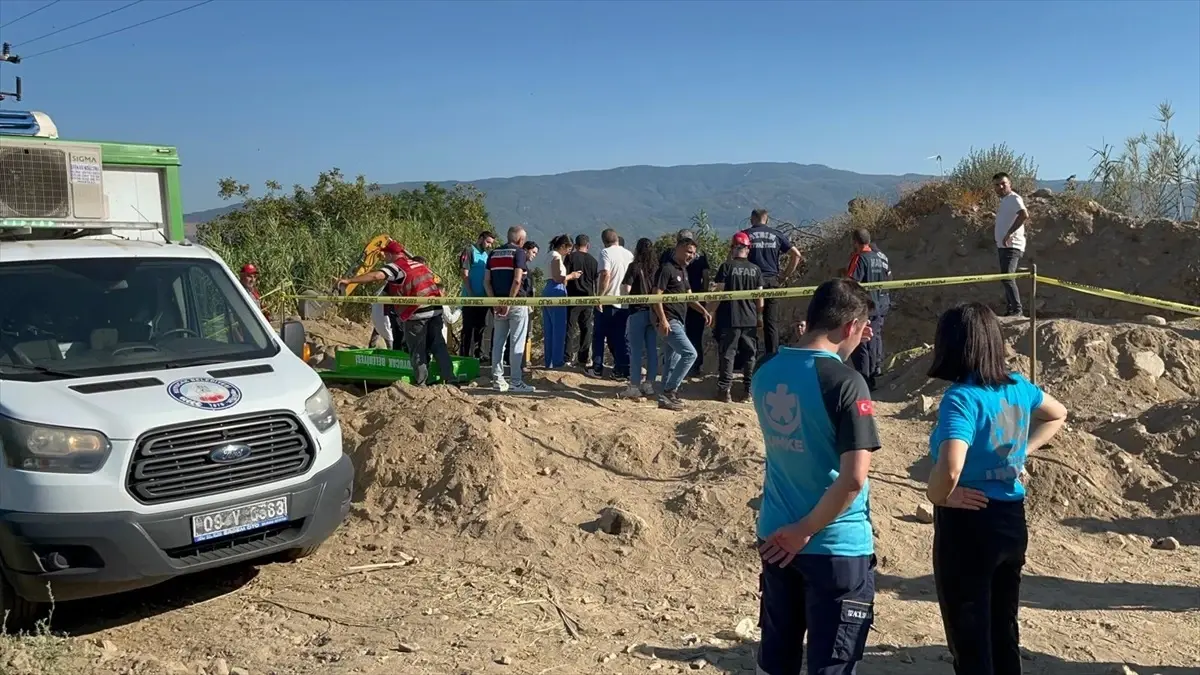 Kuyucak'ta Su Hattı Açma Çalışmasında Göçük: 1 Ölü