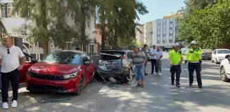 Park Halindeki Araçlara Çarpan Sürücü Hasara Yol Açtı