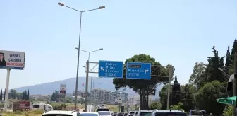 Kurban Bayramı Tatili Nedeniyle Aydın-Söke Yolunda Araç Kuyruğu