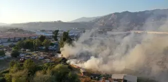 Aydın'da Yediemin Otoparkında Yangın: 5 Araç ve 30 Motosiklet Hasar Gördü