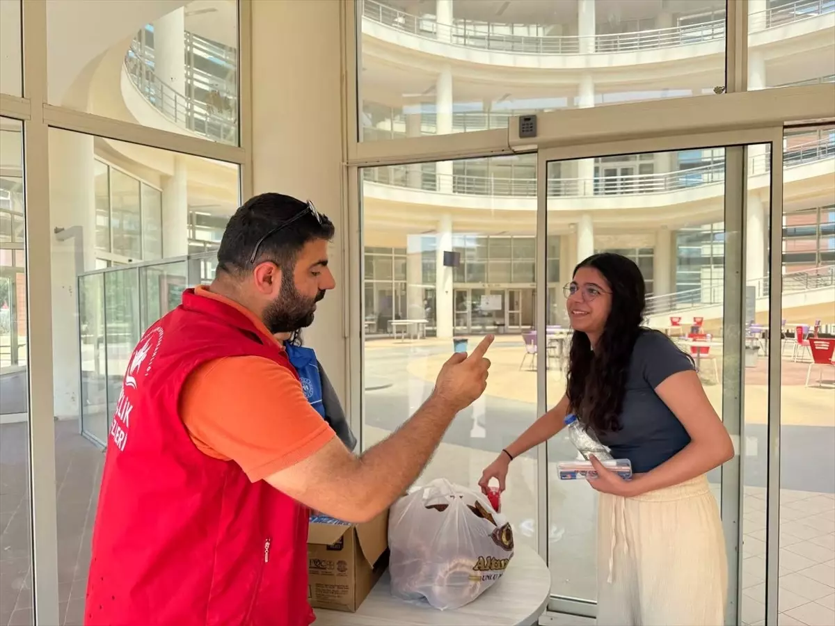 Aydın'da Gönüllü Öğrencilerden Kalem Seti Toplama Etkinliği