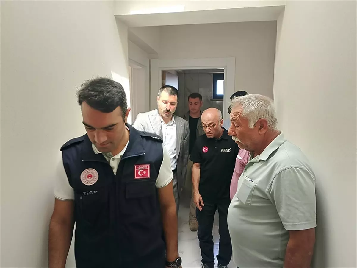Çanakkale'de Depremzede Vatandaşlara 92 Konut Teslim Edildi