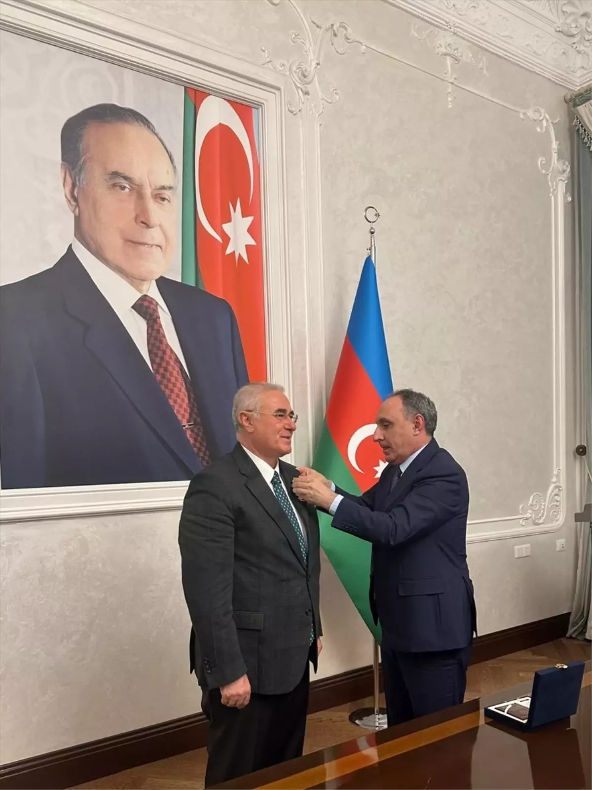 Kamu Başdenetçisi Mehmet Akarca'ya Azerbaycan'dan Ödül