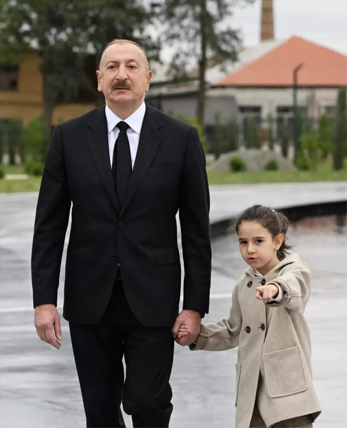 Gence'de 2. Karabağ Savaşı Anıt Parkı Açıldı