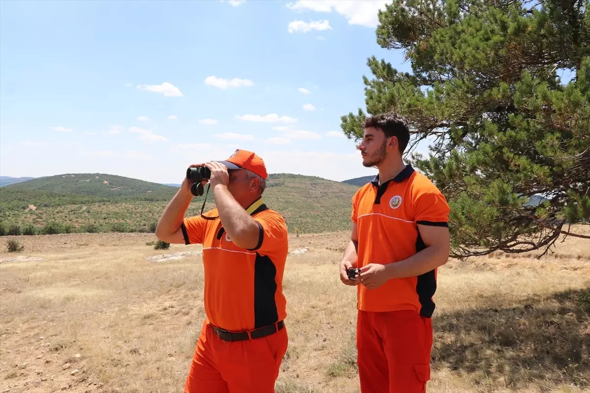 Baba Oğul Orman Yangınlarına Karşı Nöbet Tutuyor