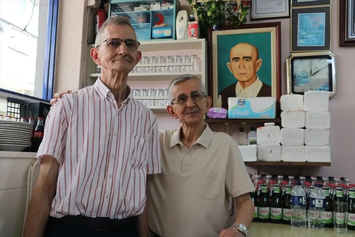 Bursa'nın Püsküllü Kardeşleri: Baba Mesleğini Yaşatıyorlar