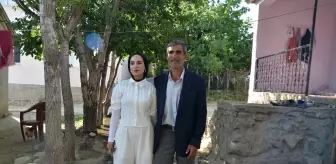 Baba Kızı Çiçekle Karşıladı, YKS'de Başarı Sağladı