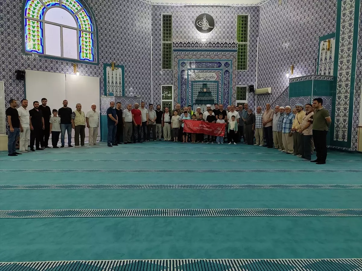 Bafra'da Sabah Namazında Aileler ve Çocuklar Buluştu