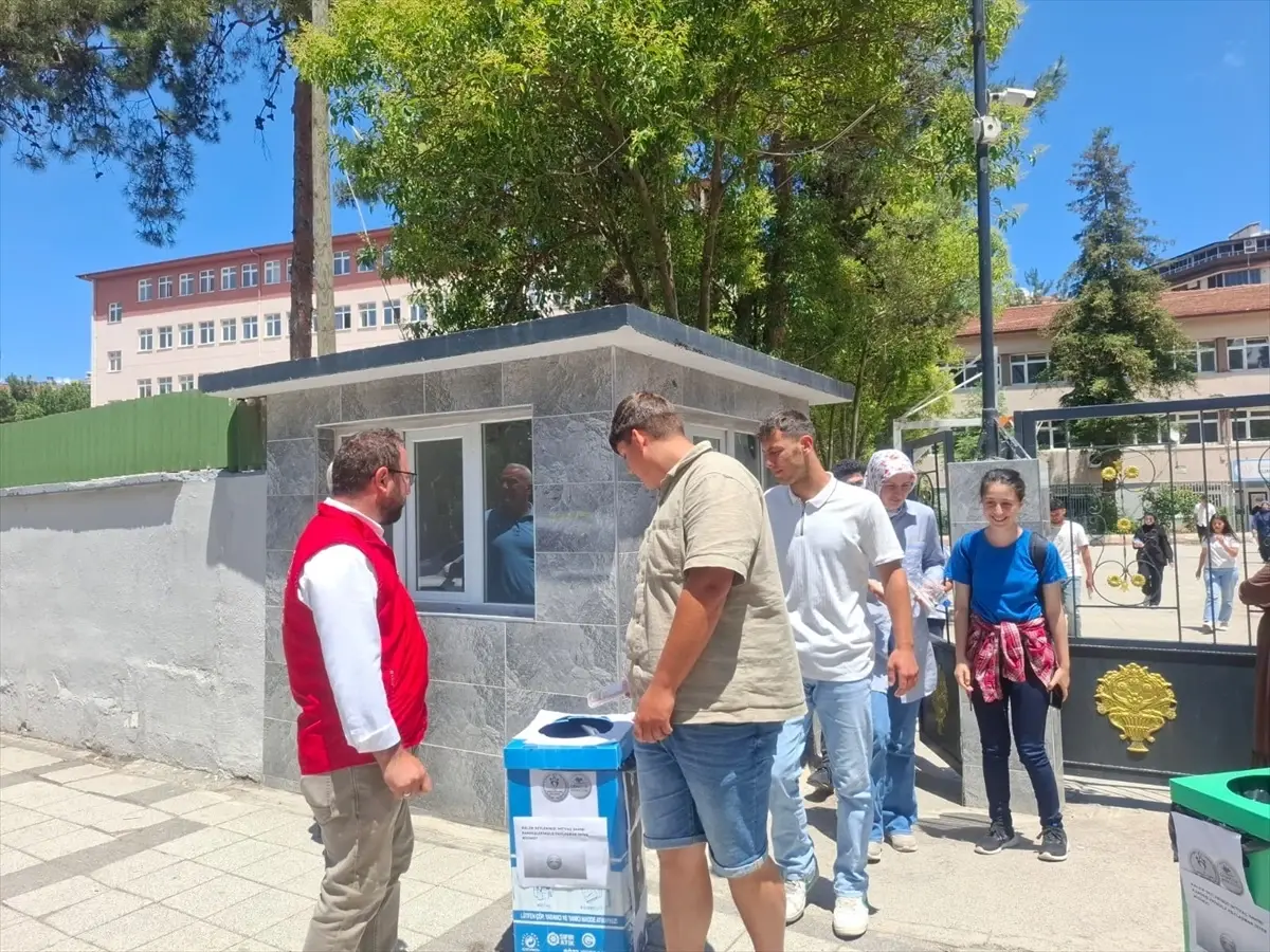 Bafra'da Öğrencilerden Anlamlı Bağış: Kalemler Köy Okullarına Ulaşıyor