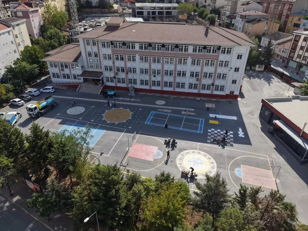 Bağcılar Belediyesi'nden Öğrencilere Geleneksel Oyun Alanları