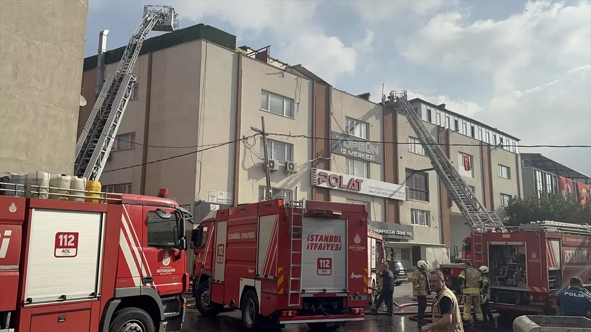 İstanbul Bağcılar'da Tekstil Atölyesinde Yangın Çıktı