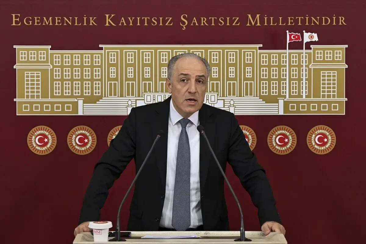 Mustafa Yeneroğlu'ndan Yurt Dışındaki Türkler İçin Komisyon Teklifi