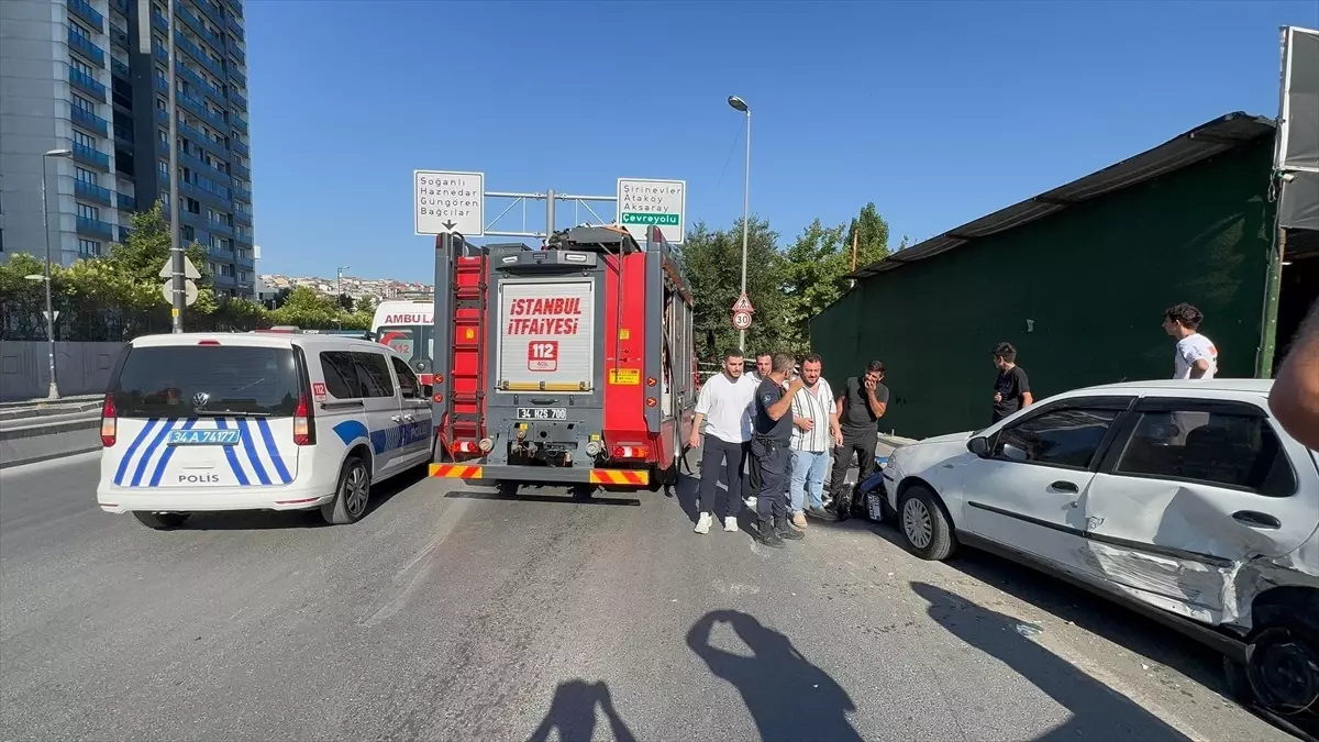 Bahçelievler'de Kontrolden Çıkan Araç Park Halindeki Araca Çarptı, 1 Yaralı