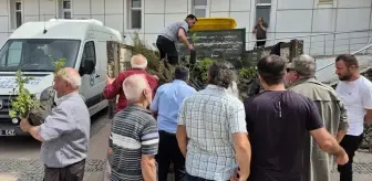 Bahşılı'da 2 Bin Fidan Dağıtıldı