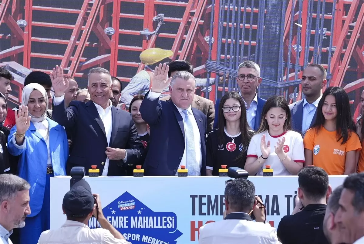Bakan Bak, Yunus Emre Mahallesi Gençlik ve Spor Merkezi'nin temel atma törenine katıldı