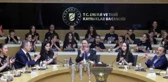 BOTAŞ Spor Kulübü Sporcuları Şampiyonluklarını Enerji Bakanı Bayraktar ile Kutladı