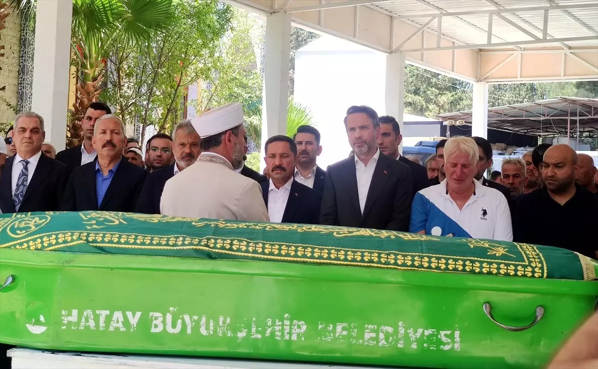 Enerji Bakanı Bayraktar'ın Teyzesi Hatice Yıldız Son Yolculuğuna Uğurlandı